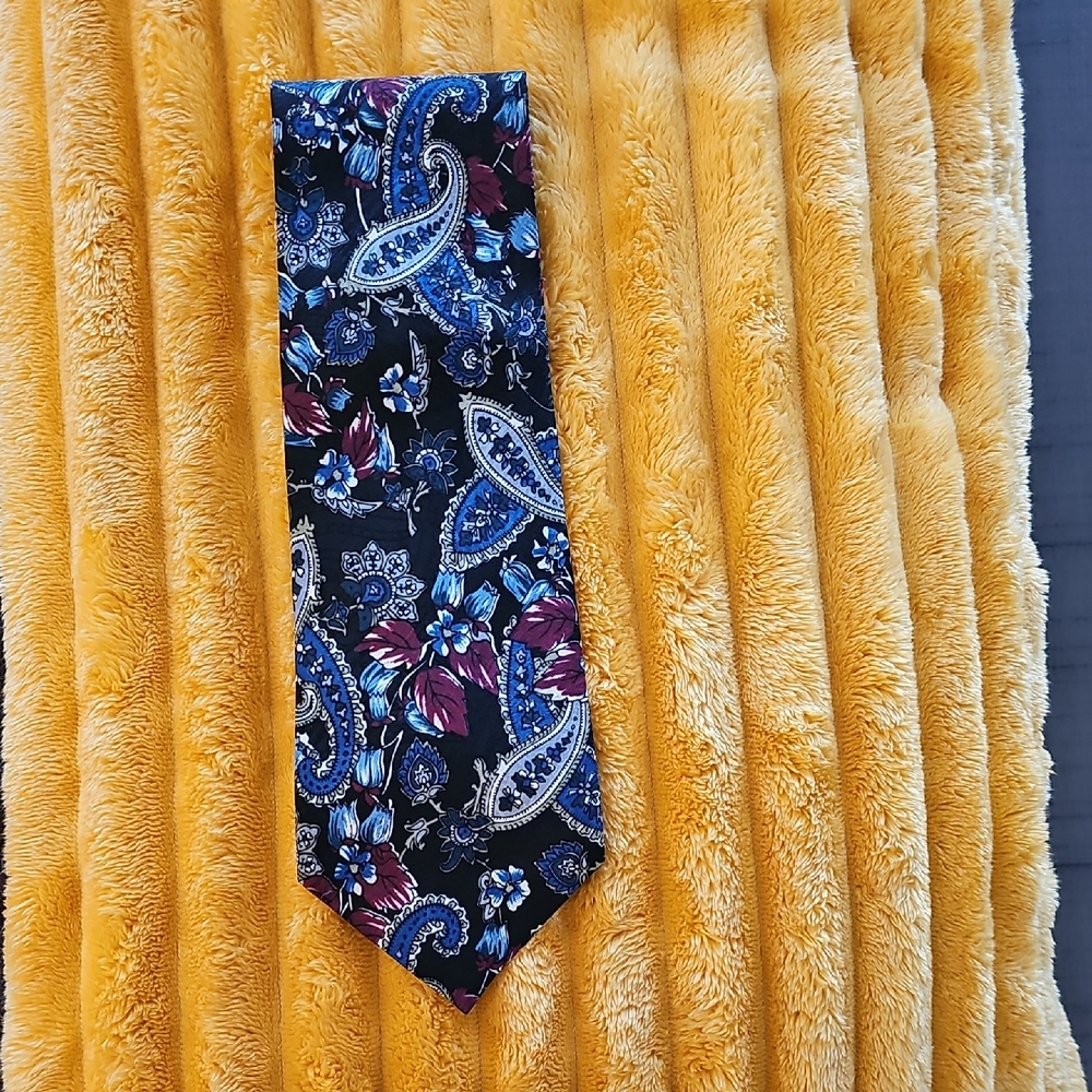 Tie - Picture 3 of 14